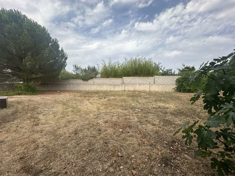 Terrain de construction de 1200 m2