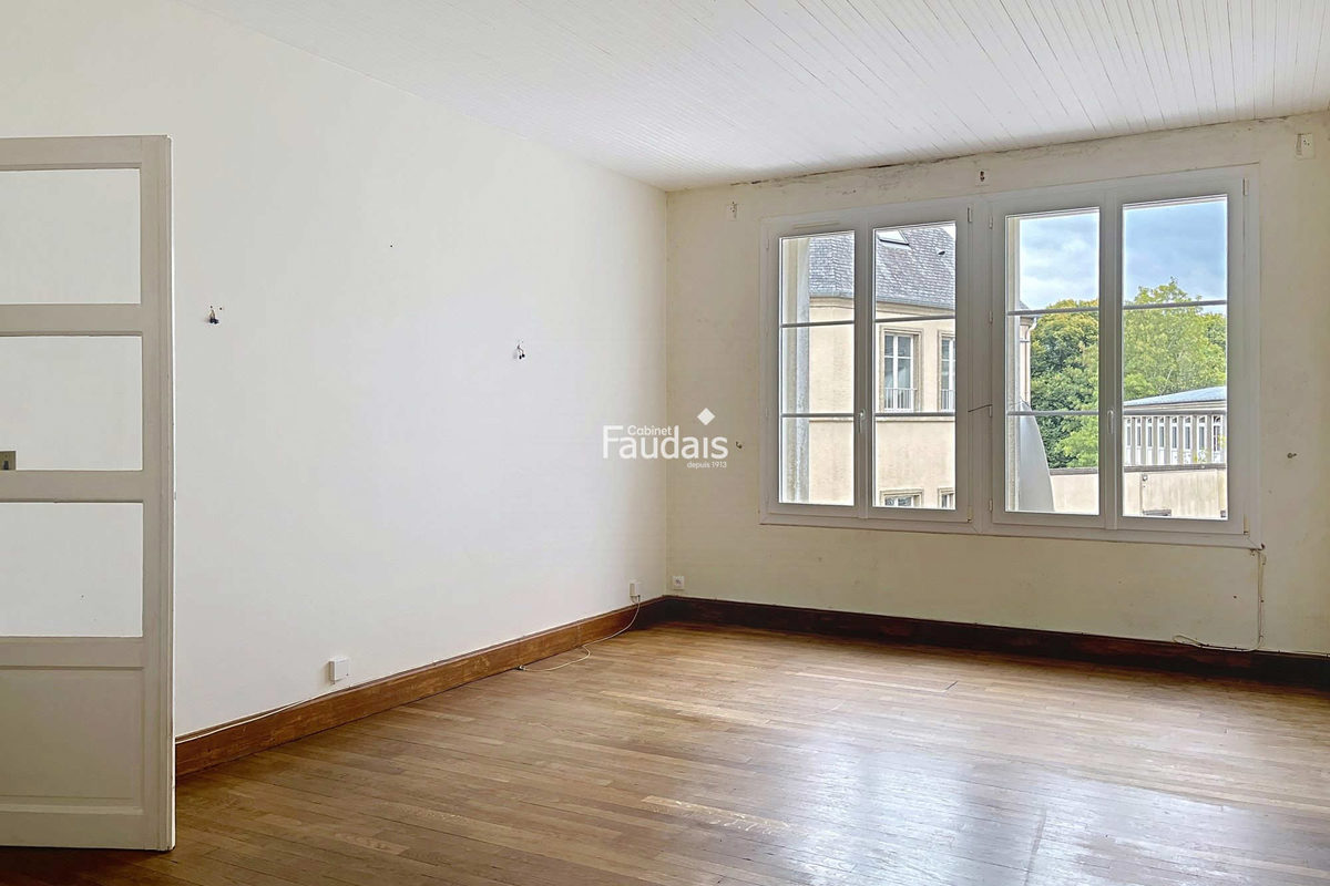 Bright 115 m² apartment with terrace, cathedral view