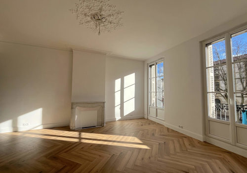 Toulon - Renovated 160m2 Haussmann-style Apartment