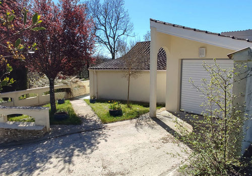 House on the heights of Montaigu, 3 bedrooms, garage, garden