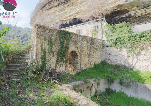 Manor house to renovate on 7000m2 of grounds