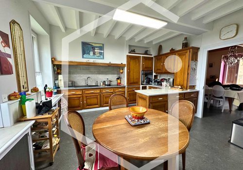 Karakteristiek huis met bijgebouwen Mooie volumes en mooi