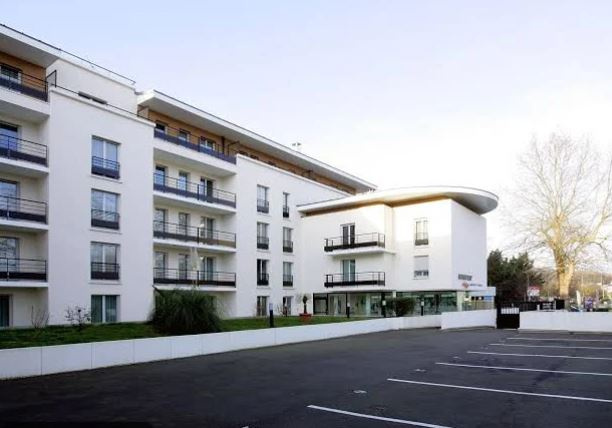 Investment under a commercial lease