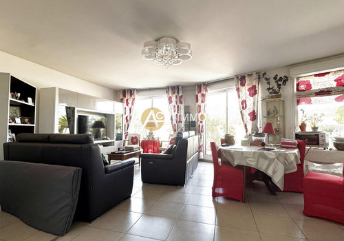 SIX FOURS CENTRE, prachtig 3-kamerappartement van 82m2 met uitzicht