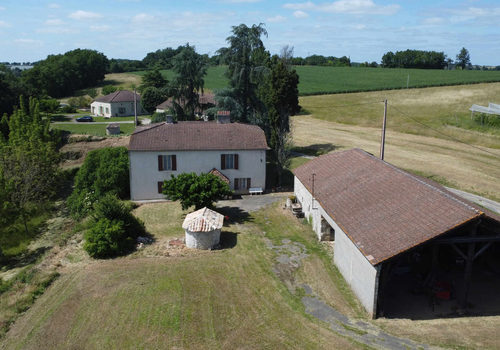 Belle maison quercynoise en pierre de 165 m2 à restaurer avec