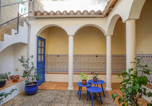 Charming house in the heart of the village, with patio, terrace and more