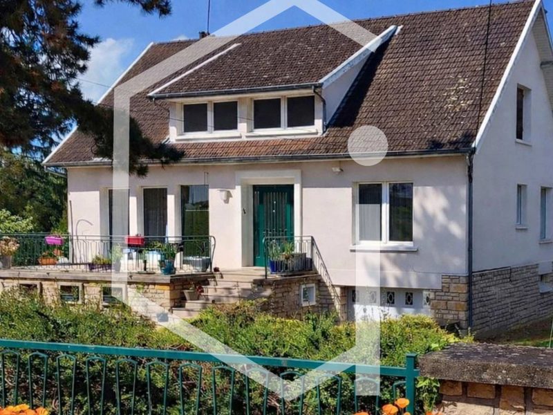 Très belle maison à deux pas du centre-ville de Cosne-Cours.