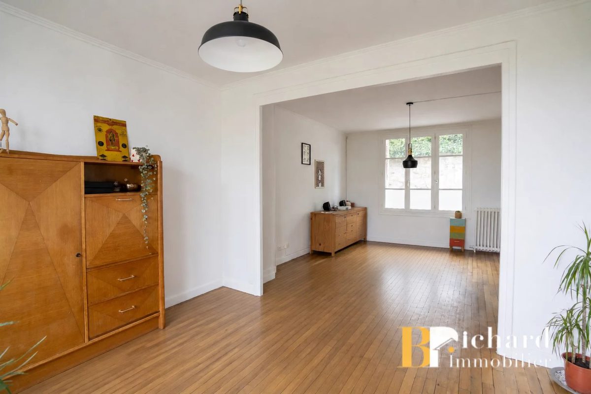 Laon - Stadshuis van 147 m² - 4 slaapkamers