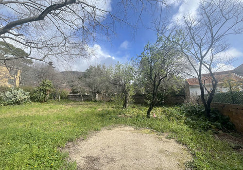 Flat building land in East Toulon