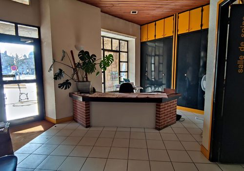 Ideale investeerder, stenen dorpshuis in het hart van het dorp