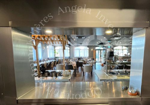 Bedrijfskapitaal, restaurant van 450m2, parkeerplaats voor 20 auto's, 1