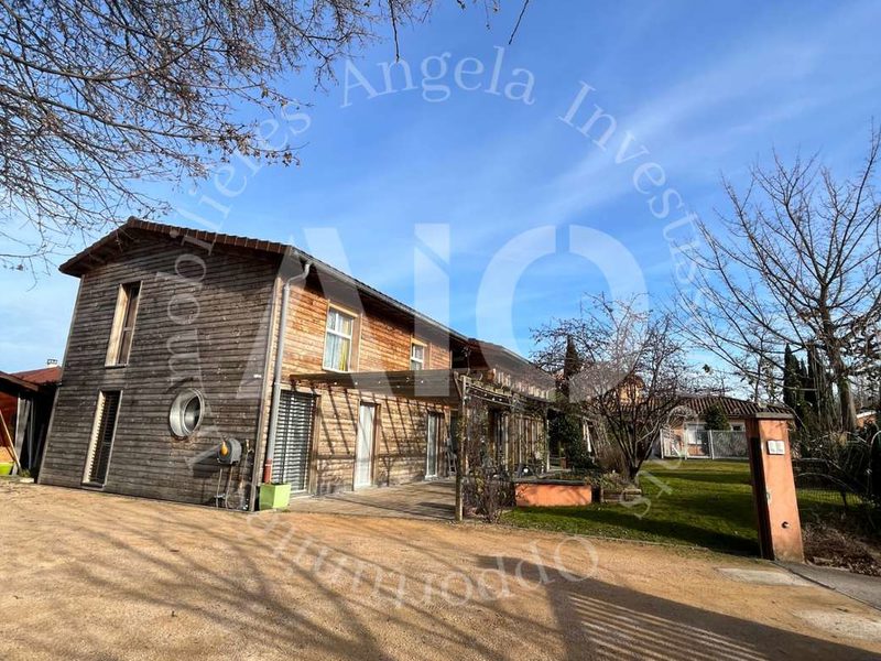 Magnifique maison d'hôtes située à Neyron, d'une superficie de 3