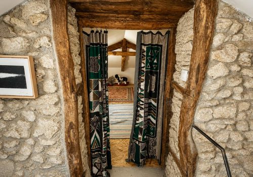 Two stone houses and artistic space on 5,000 m2