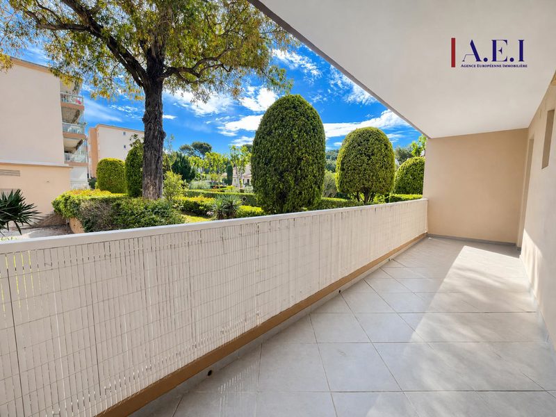 La Seyne-sur-Mer - Appartement T1 avec terrasse, parking & c