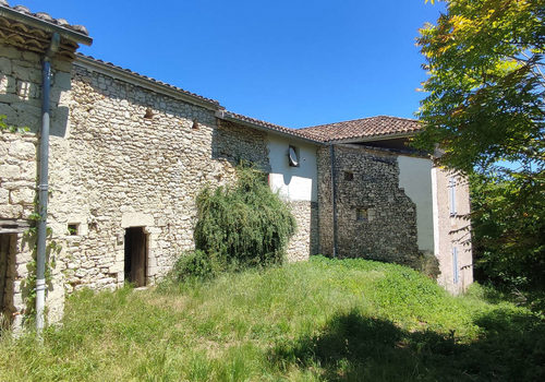 Quercynoise huis met drie slaapkamers te renoveren op 6000 m2