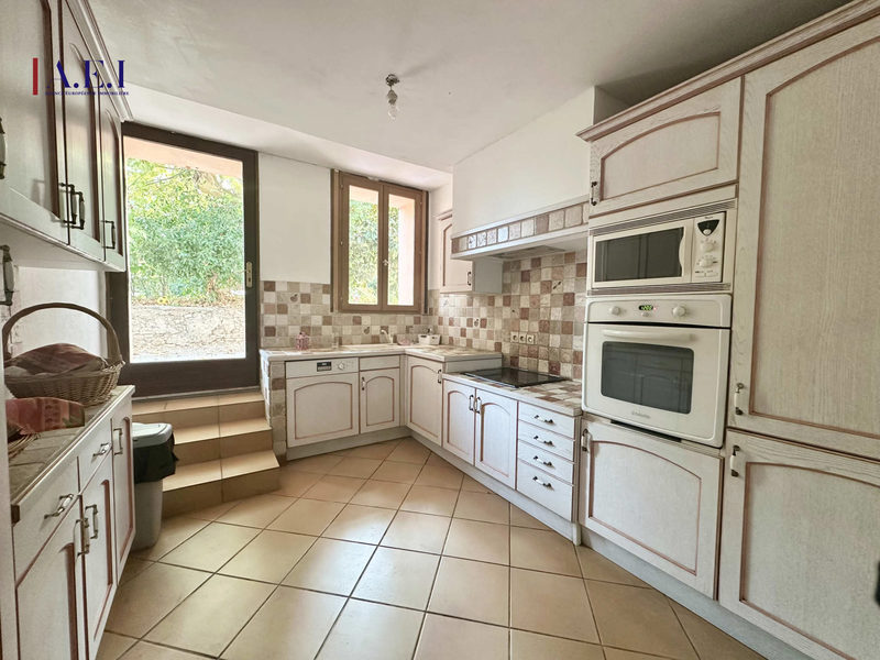 Six-Fours-les-Plages - Bas de villa avec jardin et stationnement