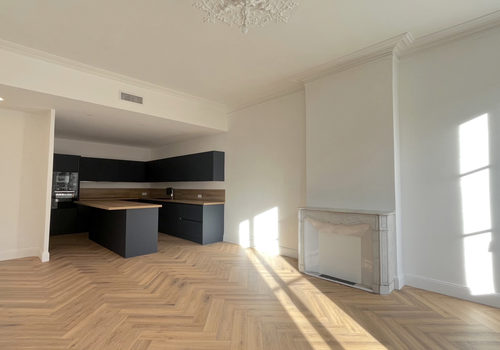 Toulon - Renovated 160m2 Haussmann-style Apartment