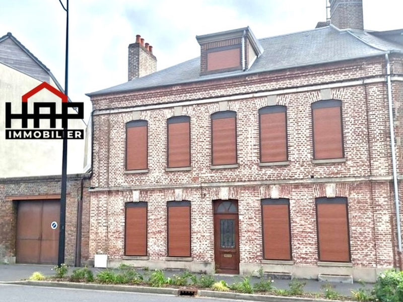 Ensemble immobilier avec garage, jardin et capacité 6 chambres