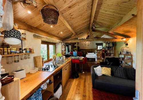 Stone house with a cottage and 3.6 hectares