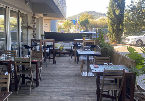 Sale of a 125 m² restaurant-type business.