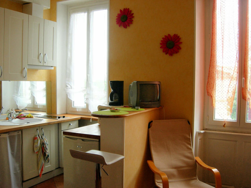 GESTOFFEERD STUDIO-APPARTEMENT - GEHEEL IN HET STADSCENTRUM - CASTELNAU