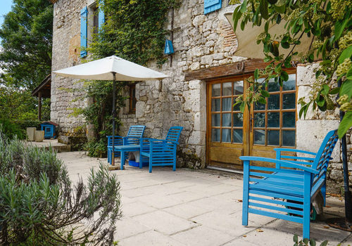 Character equestrian property with 5 hectares, covered pool