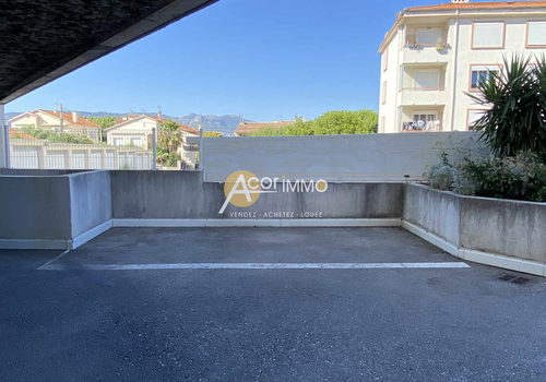 Near Boulevard Stalingrad - One parking space