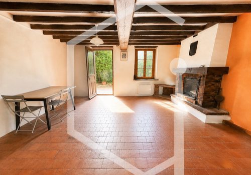Charming detached farmhouse ready to move in