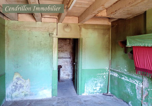Very beautiful house to renovate located in a small hamlet proc