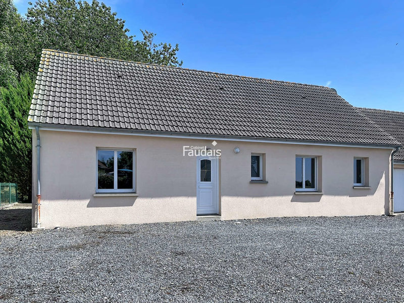 Single-storey house in Roncey, shops within walking distance, with garden