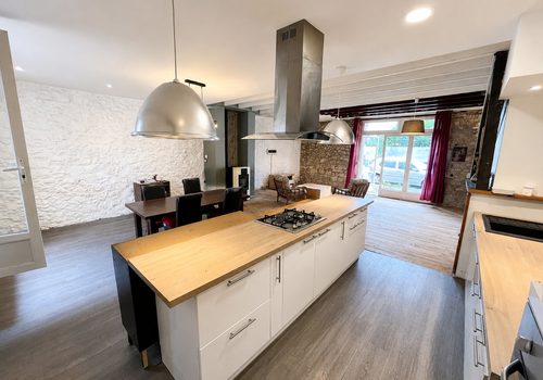 Charming village house ready to move in immediately.
