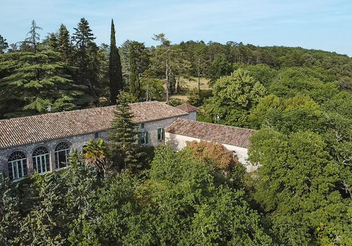 13th-century castle in the heart of 35 hectares