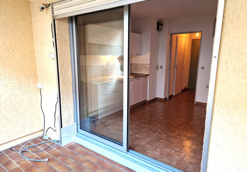 Studio met slaaphoek vlakbij het stadscentrum, rustig gelegen