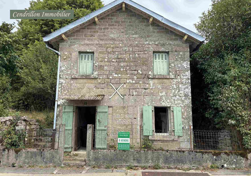Renovation project ! Detached stone house with 70m2 of livin