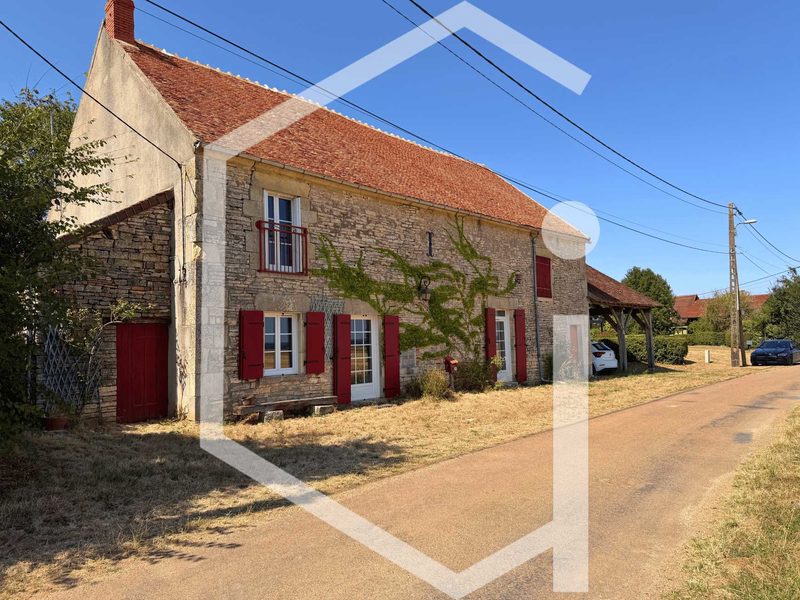 Charming house with outbuildings and enclosed land