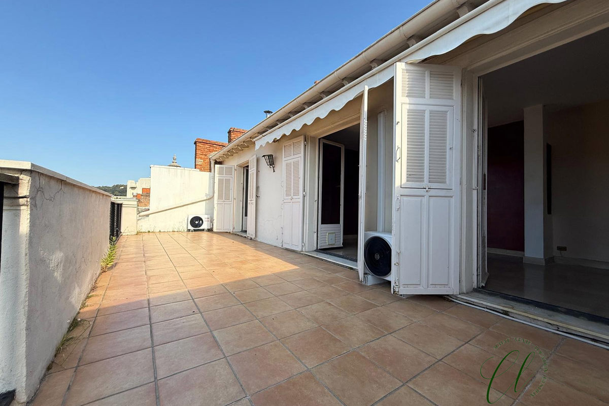 TOP FLOOR SOUTH