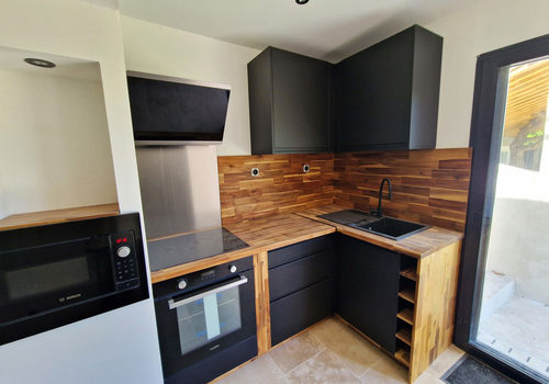 BANDOL Renovated 1-bedroom apartment with garden and terra