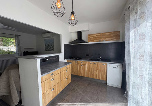 GERENOVEERD HUIS IN HARTJE STAD MET TERRAS EN GARAGE