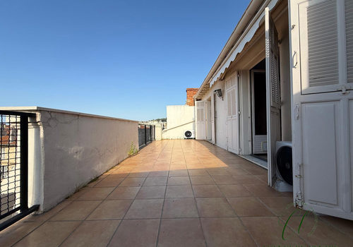 TOP FLOOR SOUTH