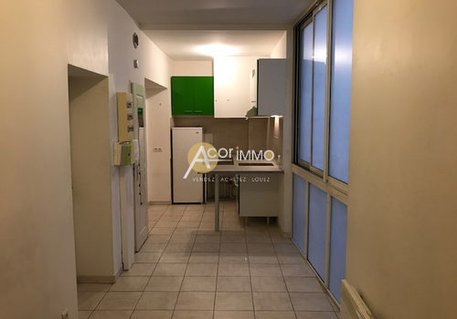 TOULON CENTRUM - APPARTEMENT T2 - 1E VERDIEPING MET KELDER