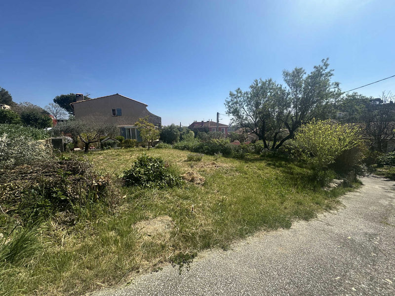 Terrain constructible au calme