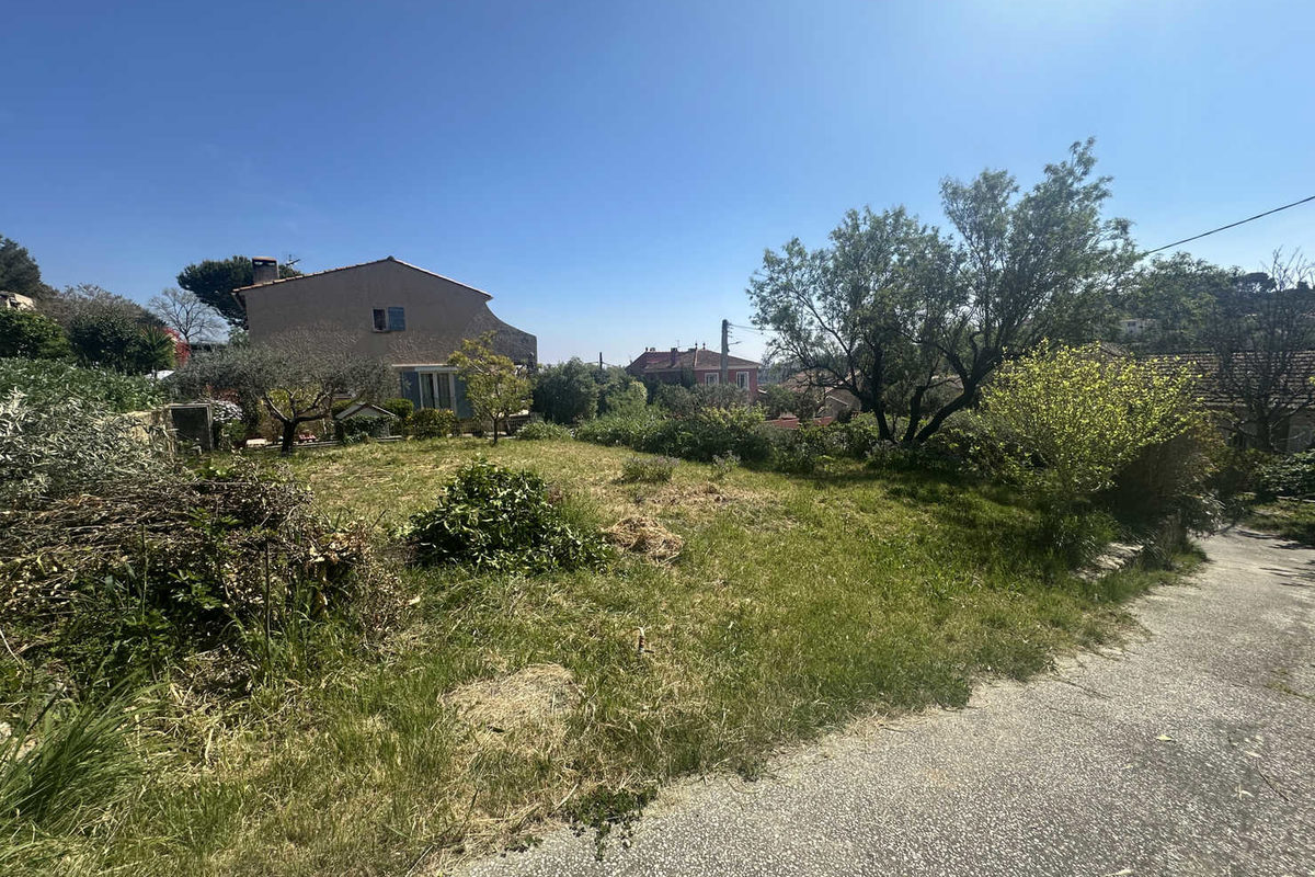 Buildable land in a quiet area