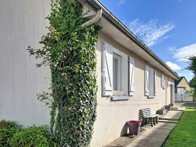 Maison 4 pièces de plain-pied avec terrain clos et garage à Quettreville-sur-Sienne
