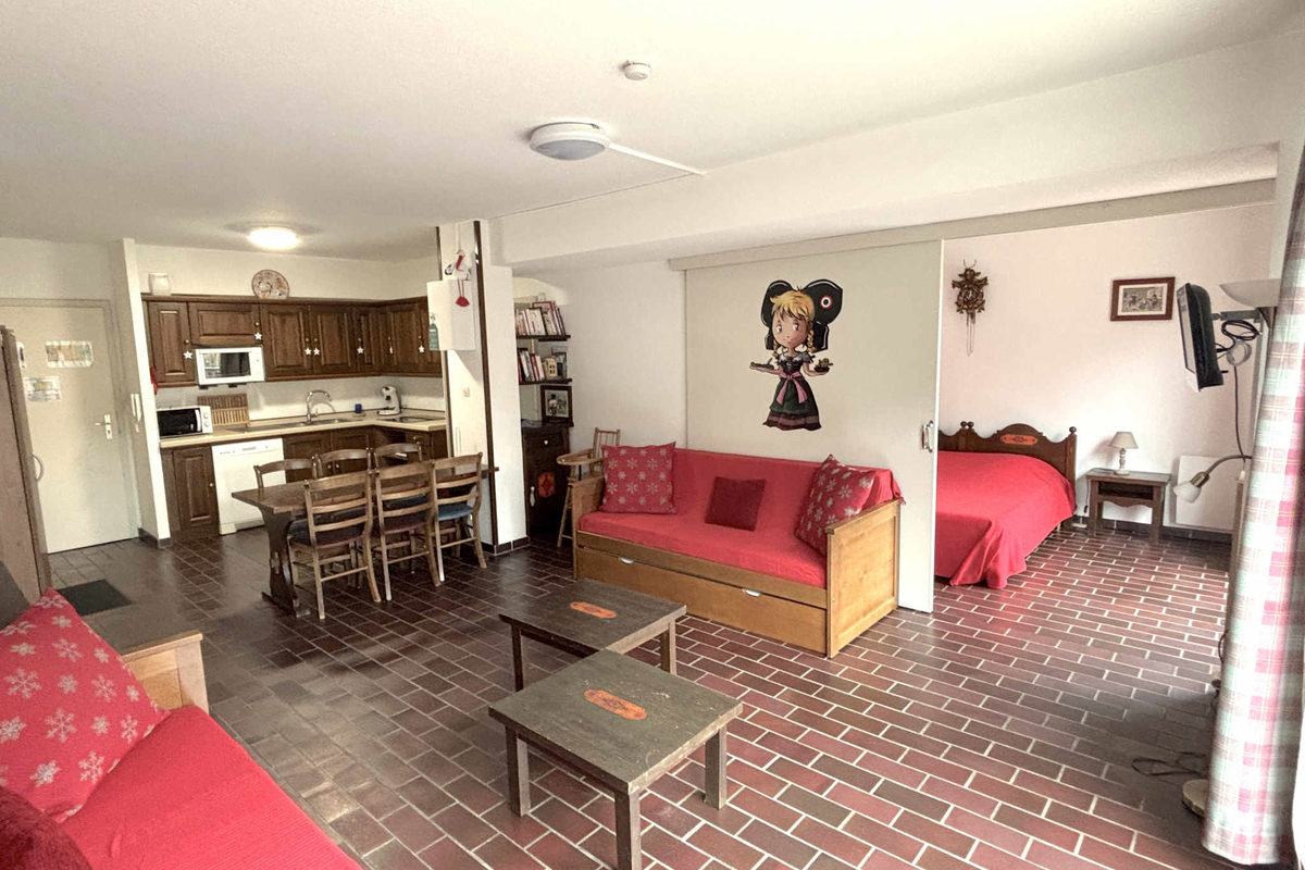 Le HOHWALD: furnished F2, balcony, parking, view of the greenery,