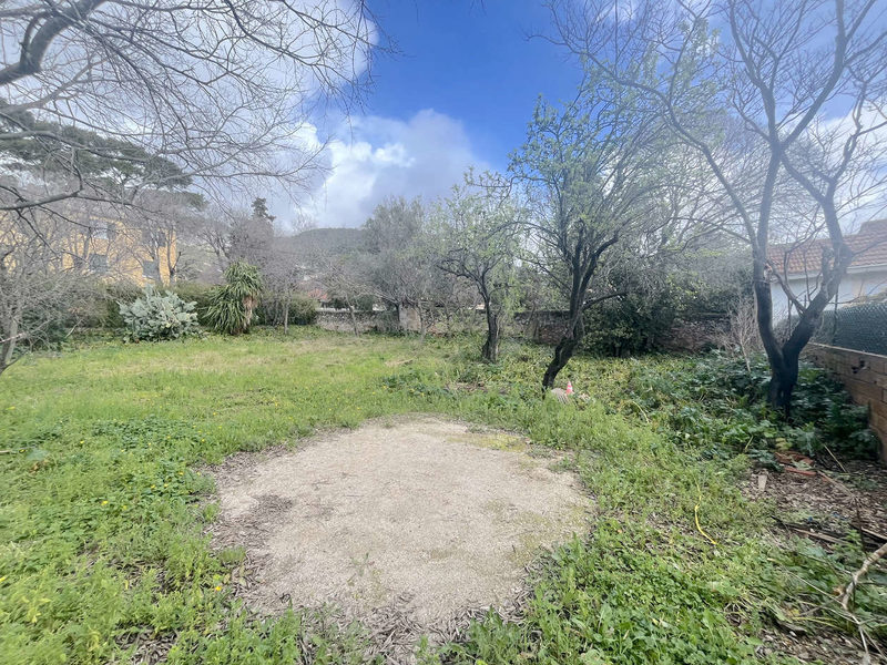 Terrain plat constructible Toulon Est