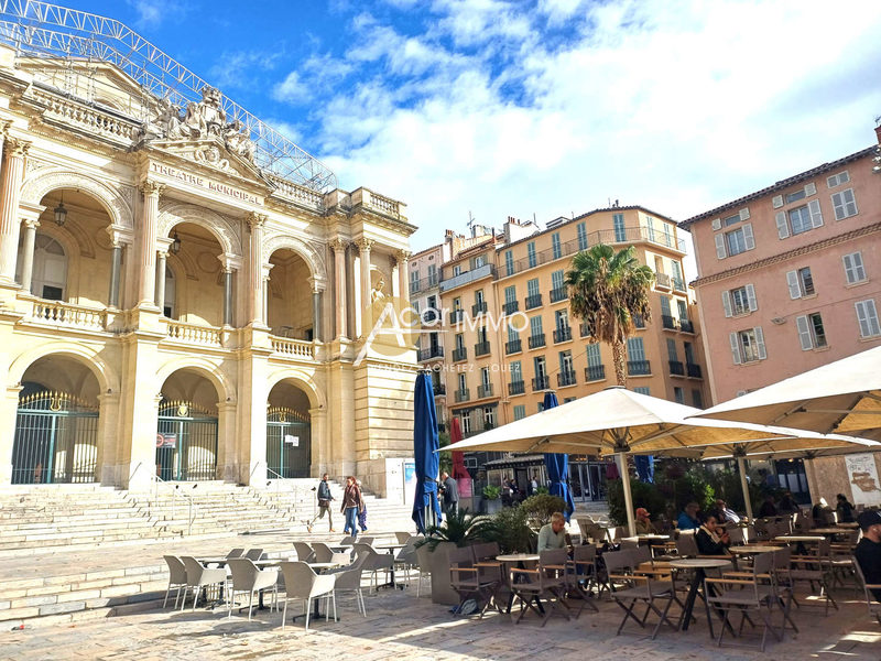 T2 TOULON OPERA CENTRUM IN HARTJE EEN VOETGANGERSSTRAAT