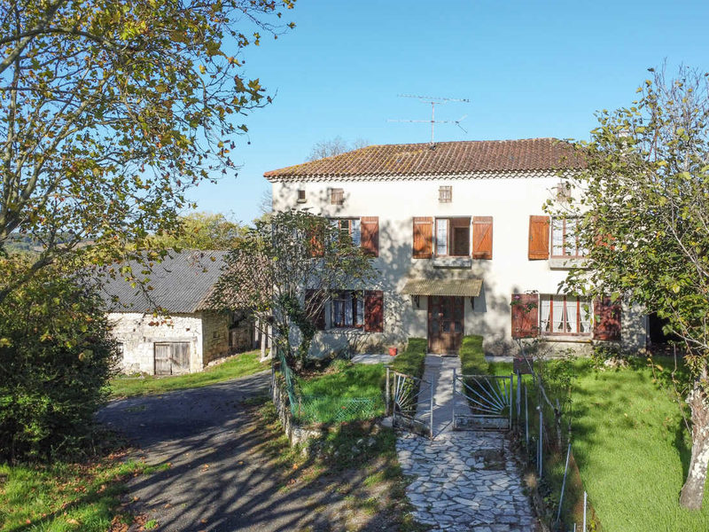 Ancien corps de ferme, 3 chambres, dépendances, puits et 3969