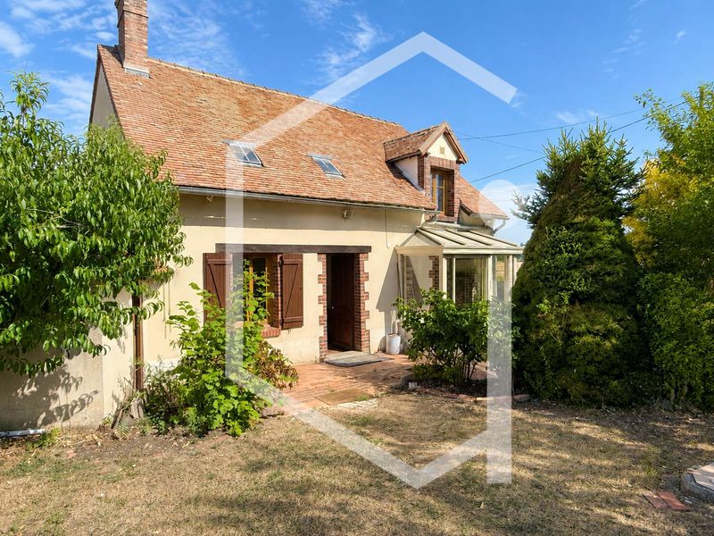 Charming detached farmhouse ready to move in