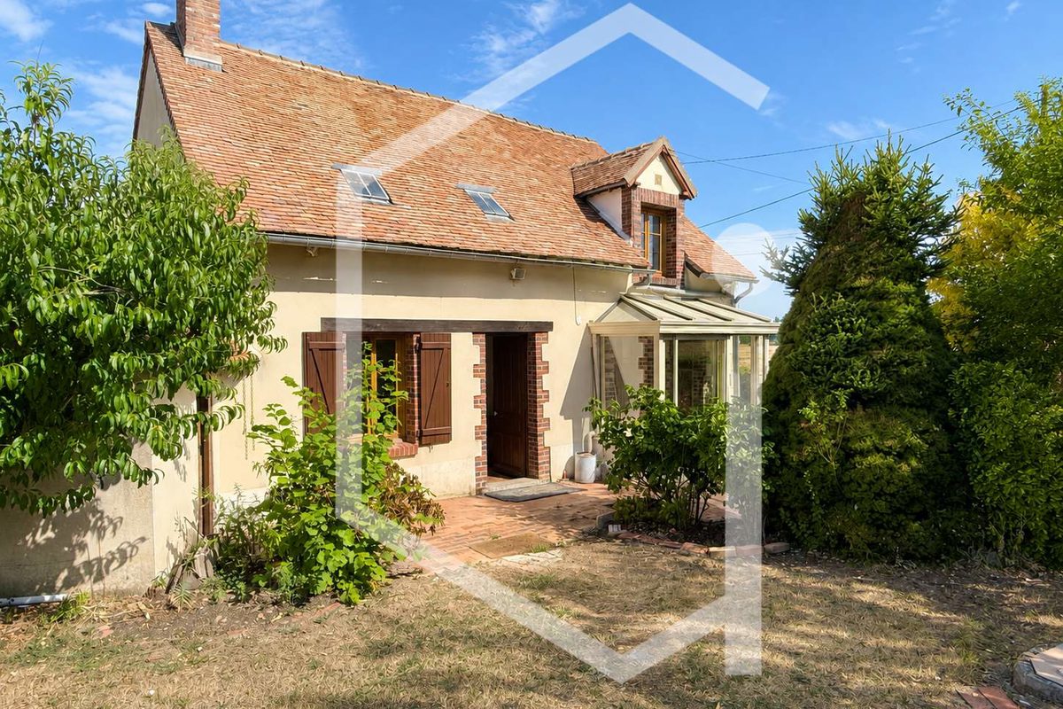 Charming detached farmhouse ready to move in