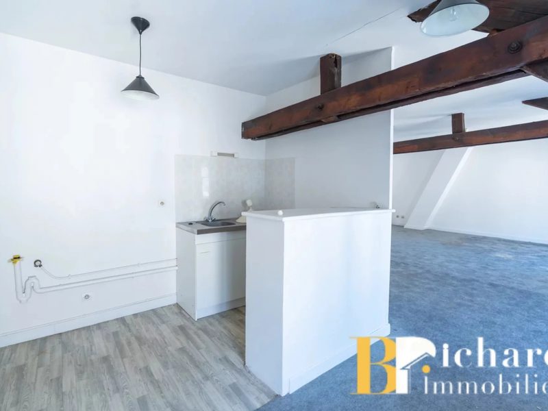 LAON VILLE HAUTE – Appartement 70 m² avec stationnement